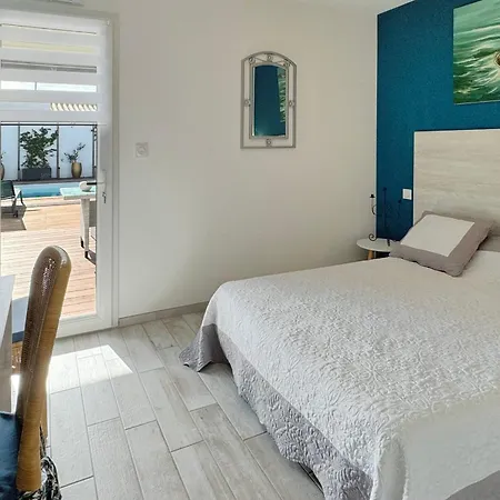 La Marine - 10 Pers Avec Piscine Vakantiehuis